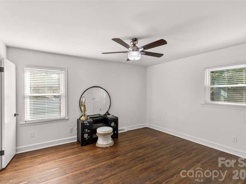 1830 Edgewater Drive, Charlotte, NC 28210.  MLS# CAR4340663, YatesRealty ID 3904. 