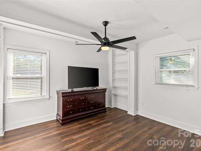 1830 Edgewater Drive, Charlotte, NC 28210.  MLS# CAR4340663, YatesRealty ID 3904. 