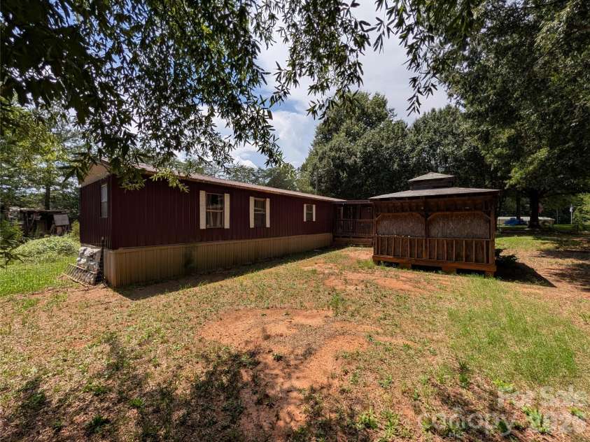 2339 Journeys Pass, Newton, NC 28658.  MLS# CAR4405544, YatesRealty ID 39041. 