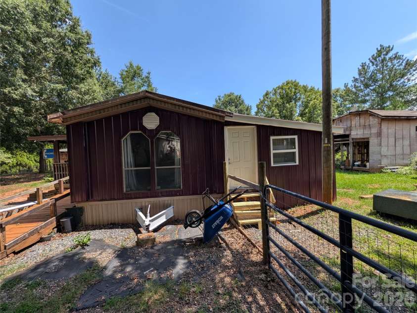 2339 Journeys Pass, Newton, NC 28658.  MLS# CAR4405544, YatesRealty ID 39041. 