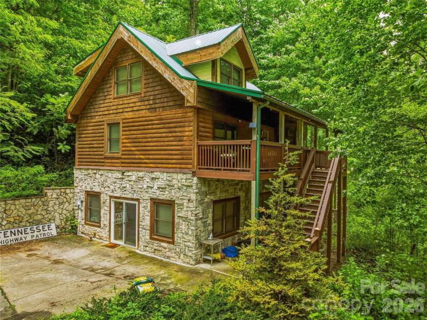 961 Wilson Branch Road, Mars Hill, NC 28754.  MLS# CAR4406664, YatesRealty ID 39042. 3rd Cabin