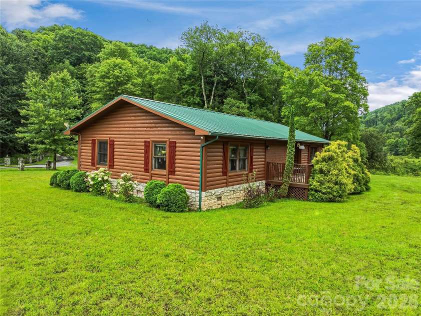 961 Wilson Branch Road, Mars Hill, NC 28754.  MLS# CAR4406664, YatesRealty ID 39042. 4th Cabin