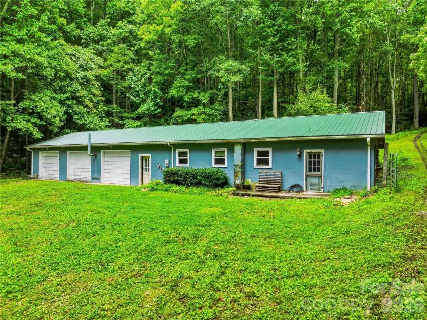 961 Wilson Branch Road, Mars Hill, NC 28754.  MLS# CAR4406664, YatesRealty ID 39042. Garage with apartment