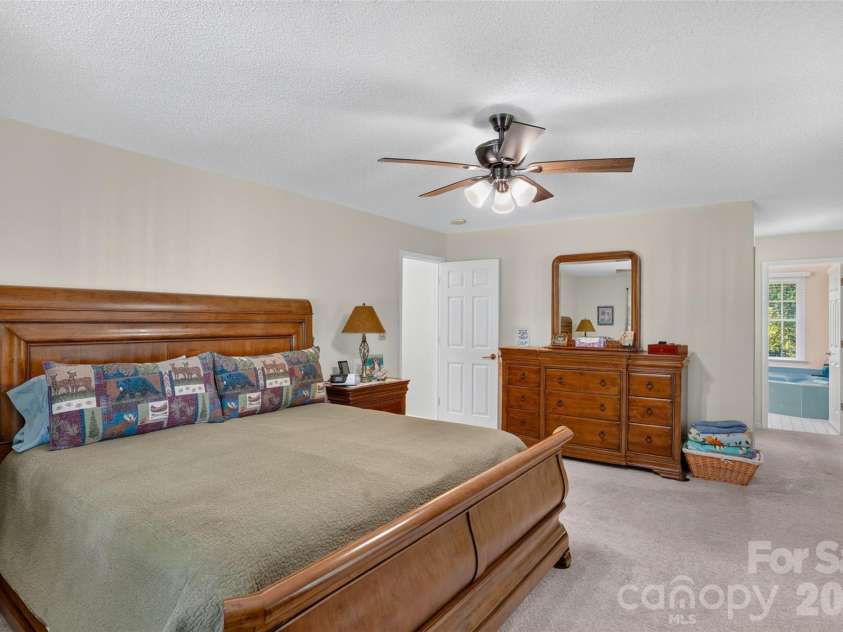 227 Sean Way, Hendersonville, NC 28792.  MLS# CAR4405713, YatesRealty ID 39043. 