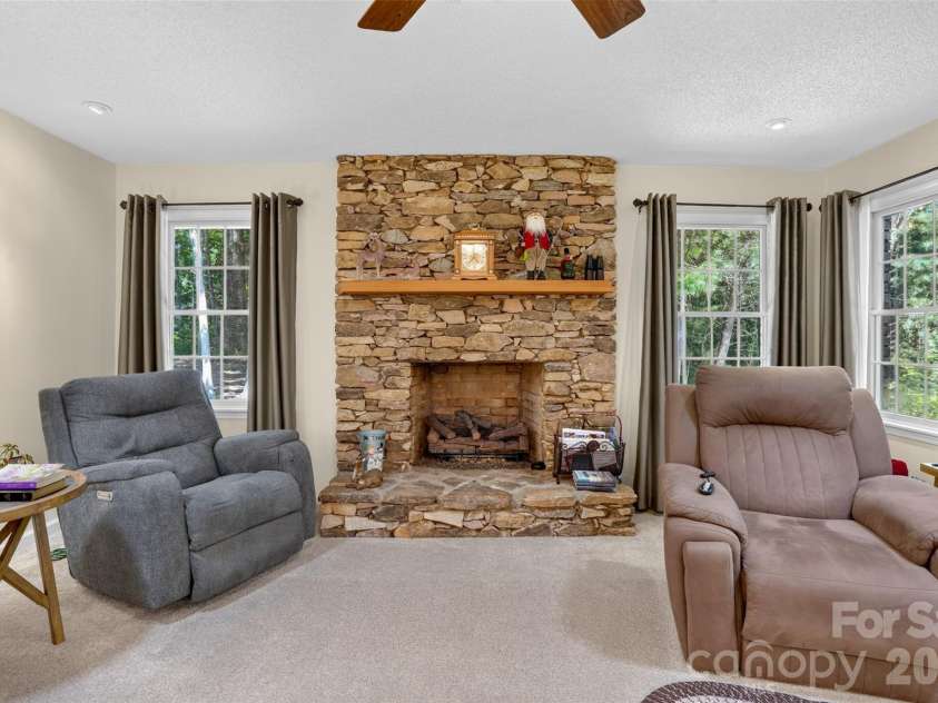 227 Sean Way, Hendersonville, NC 28792.  MLS# CAR4405713, YatesRealty ID 39043. 