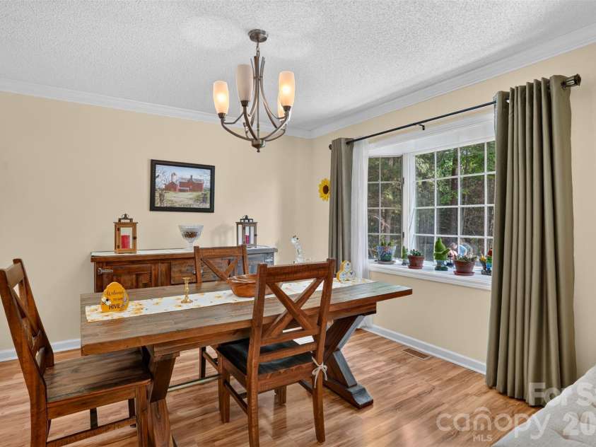 227 Sean Way, Hendersonville, NC 28792.  MLS# CAR4405713, YatesRealty ID 39043. 