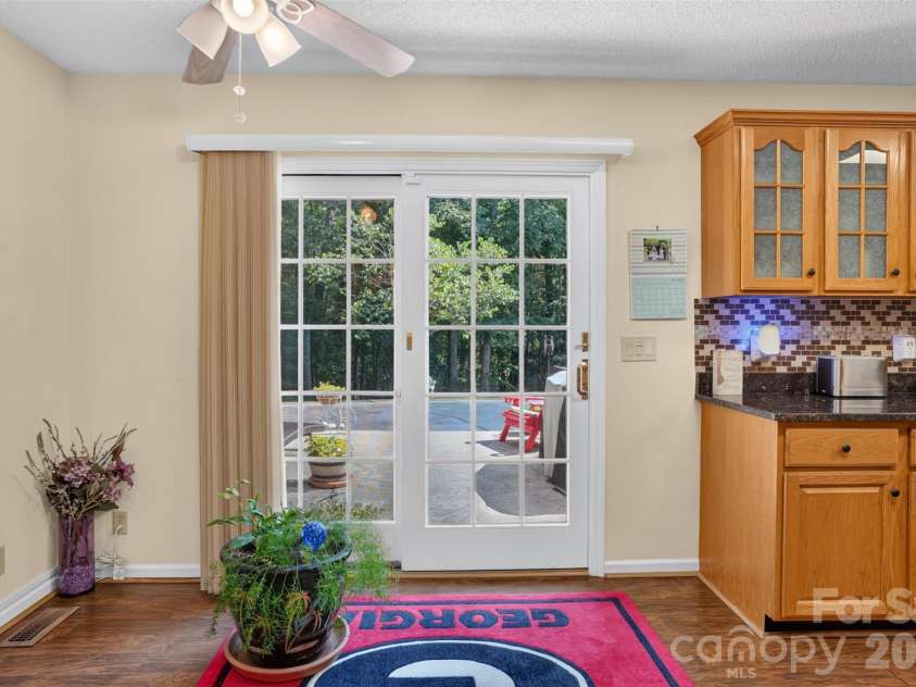 227 Sean Way, Hendersonville, NC 28792.  MLS# CAR4405713, YatesRealty ID 39043. 