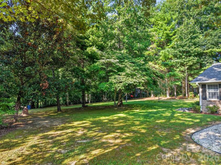 227 Sean Way, Hendersonville, NC 28792.  MLS# CAR4405713, YatesRealty ID 39043. 