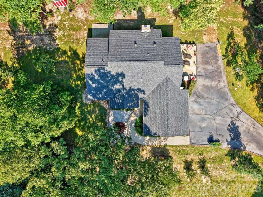 227 Sean Way, Hendersonville, NC 28792.  MLS# CAR4405713, YatesRealty ID 39043. 