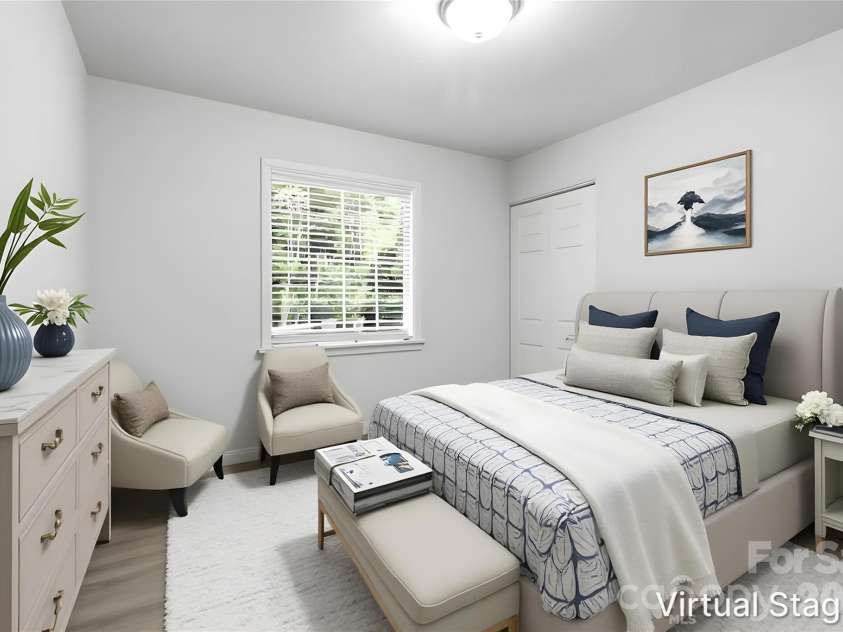 2121 Longleaf Drive, Charlotte, NC 28210.  MLS# CAR4400199, YatesRealty ID 39044. Walking into the third bedroom (virtually staged & enhanced).
