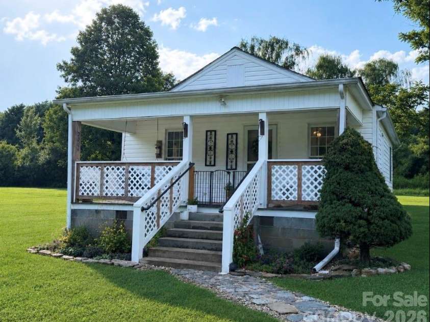 2064 Alberton Lane, Lenoir, NC 28645.  MLS# CAR4406195, YatesRealty ID 39045. 