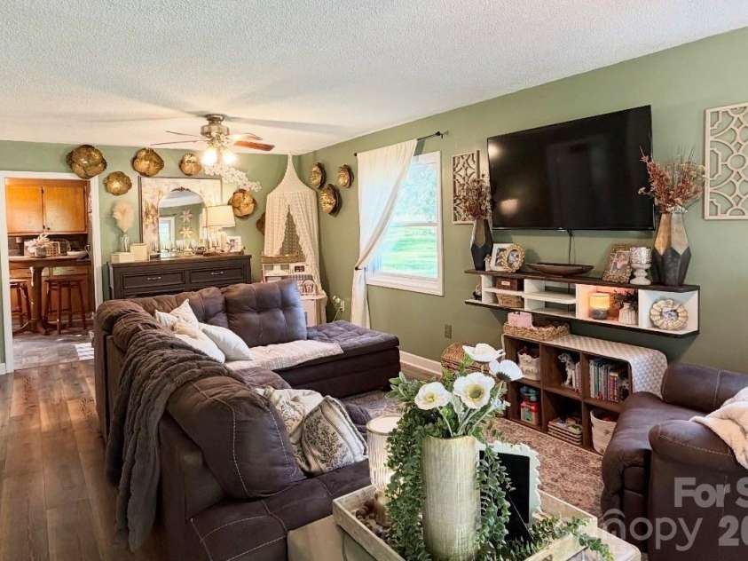 2064 Alberton Lane, Lenoir, NC 28645.  MLS# CAR4406195, YatesRealty ID 39045. 