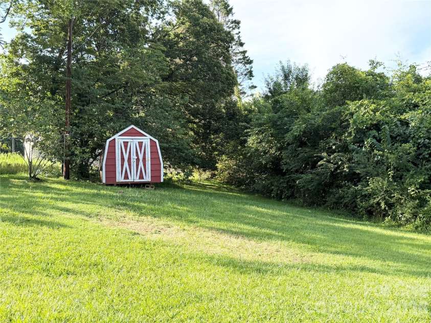 2064 Alberton Lane, Lenoir, NC 28645.  MLS# CAR4406195, YatesRealty ID 39045. 