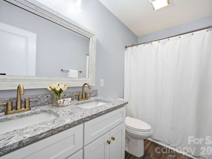 105 Hidden Spring Drive, Salisbury, NC 28147.  MLS# CAR4398555, YatesRealty ID 39046. Full Bathroom
