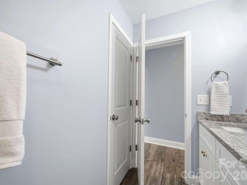 105 Hidden Spring Drive, Salisbury, NC 28147.  MLS# CAR4398555, YatesRealty ID 39046. Full Bathroom