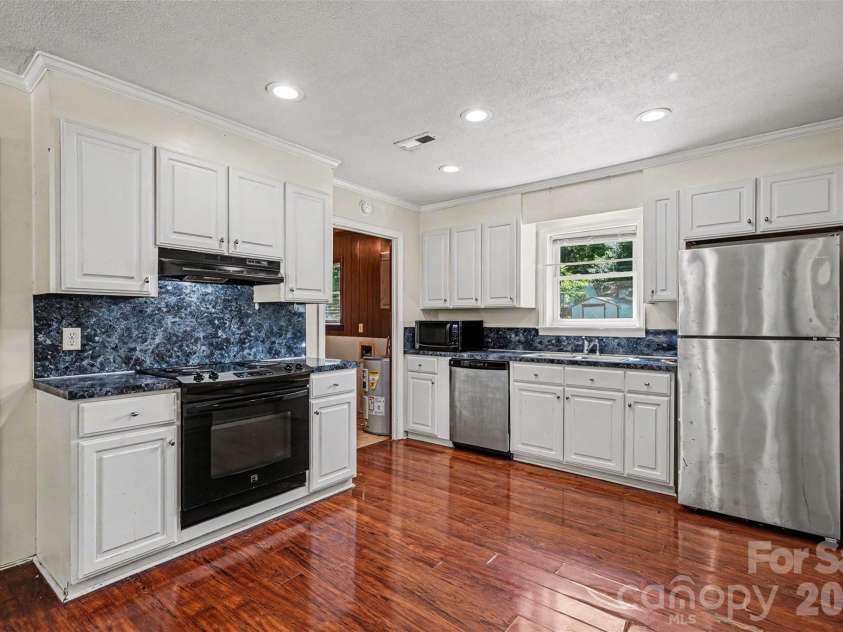 2403 Chevaron Drive, Concord, NC 28025.  MLS# CAR4392827, YatesRealty ID 39047. 