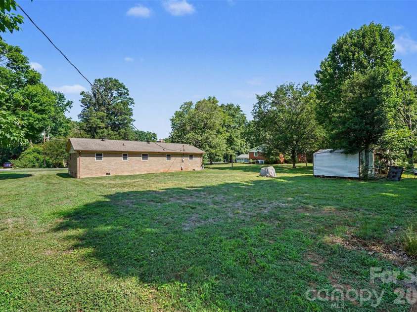 2403 Chevaron Drive, Concord, NC 28025.  MLS# CAR4392827, YatesRealty ID 39047. 