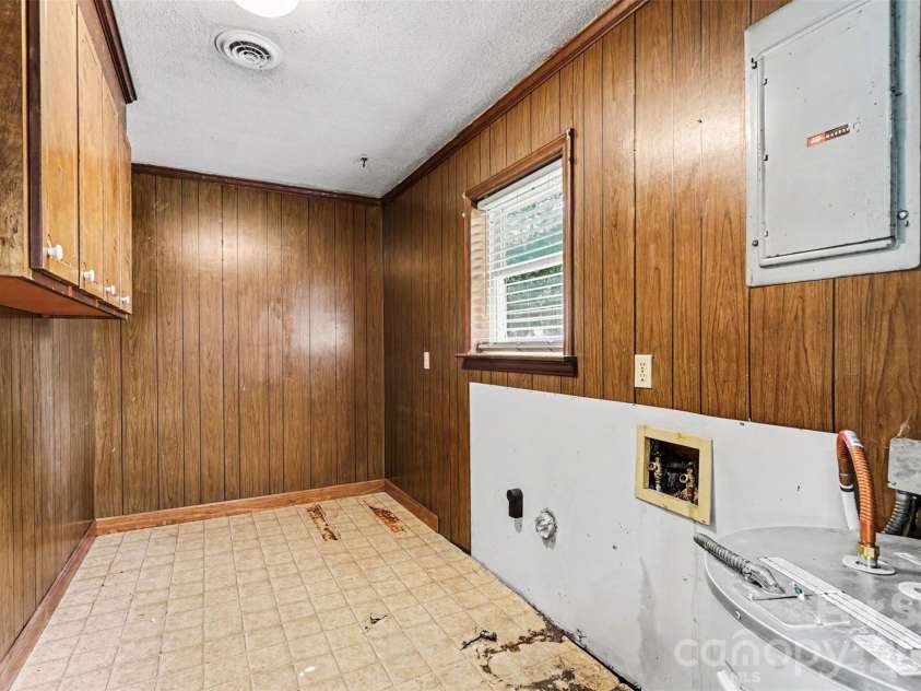 2403 Chevaron Drive, Concord, NC 28025.  MLS# CAR4392827, YatesRealty ID 39047. Laundry Room