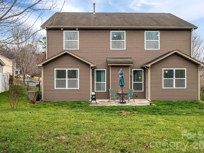 300 Tall Wheat Lane, Mount Holly, NC 28120.  MLS# CAR4335446, YatesRealty ID 3905. 