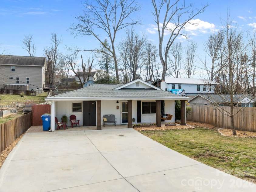 79 Bellevue Road, Asheville, NC 28803.  MLS# CAR4336986, YatesRealty ID 3905. 