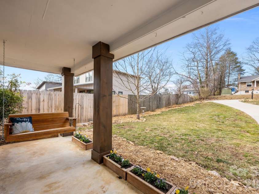 79 Bellevue Road, Asheville, NC 28803.  MLS# CAR4336986, YatesRealty ID 3905. 