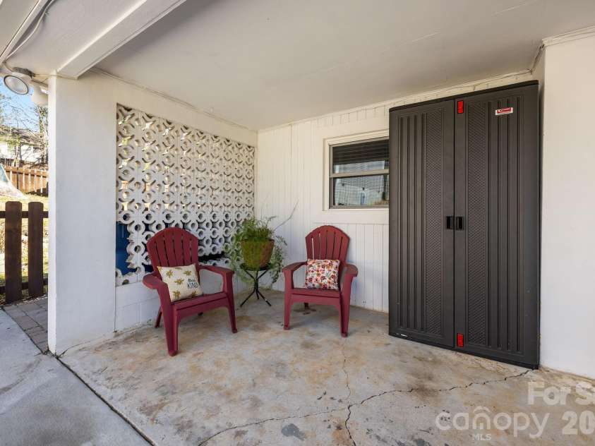 79 Bellevue Road, Asheville, NC 28803.  MLS# CAR4336986, YatesRealty ID 3905. 