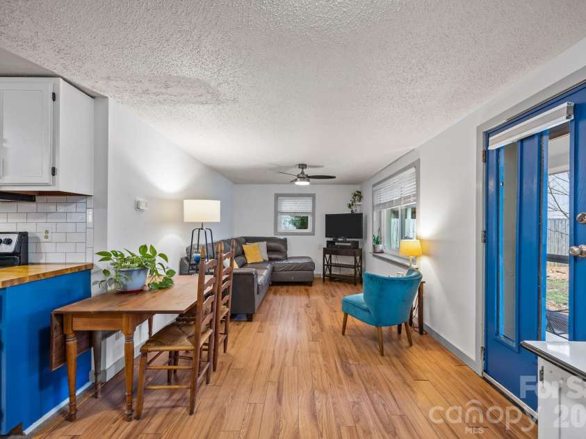 79 Bellevue Road, Asheville, NC 28803.  MLS# CAR4336986, YatesRealty ID 3905. 