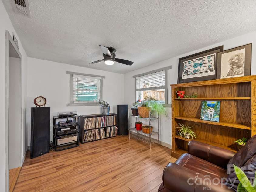 79 Bellevue Road, Asheville, NC 28803.  MLS# CAR4336986, YatesRealty ID 3905. 