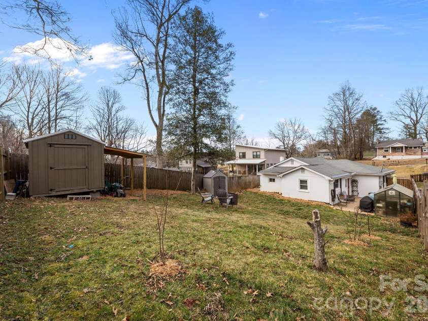 79 Bellevue Road, Asheville, NC 28803.  MLS# CAR4336986, YatesRealty ID 3905. 
