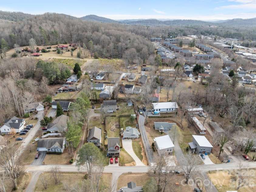 79 Bellevue Road, Asheville, NC 28803.  MLS# CAR4336986, YatesRealty ID 3905. 