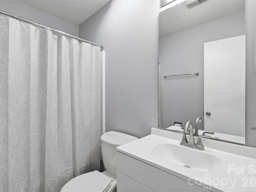 12615 Delman Lane, Pineville, NC 28134.  MLS# CAR4399932, YatesRealty ID 39051. 