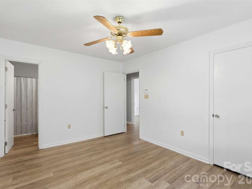 12615 Delman Lane, Pineville, NC 28134.  MLS# CAR4399932, YatesRealty ID 39051. 