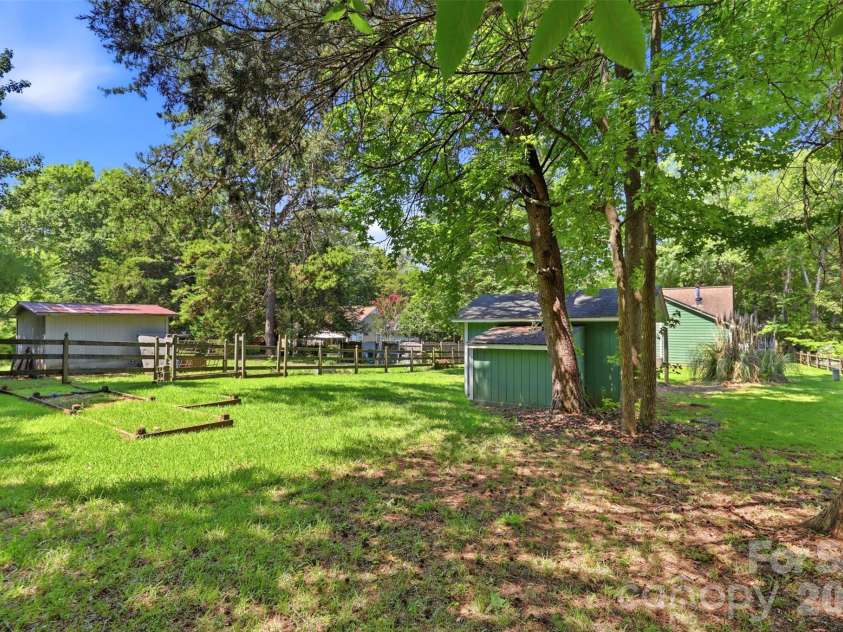 12615 Delman Lane, Pineville, NC 28134.  MLS# CAR4399932, YatesRealty ID 39051. 