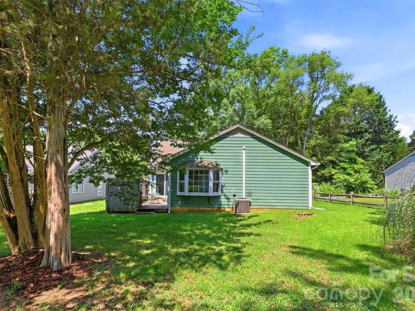 12615 Delman Lane, Pineville, NC 28134.  MLS# CAR4399932, YatesRealty ID 39051. 