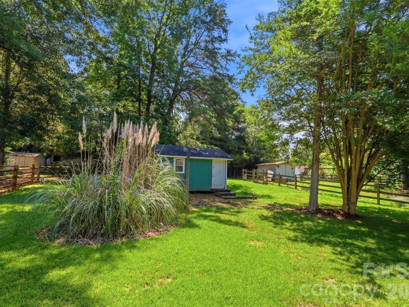 12615 Delman Lane, Pineville, NC 28134.  MLS# CAR4399932, YatesRealty ID 39051. 