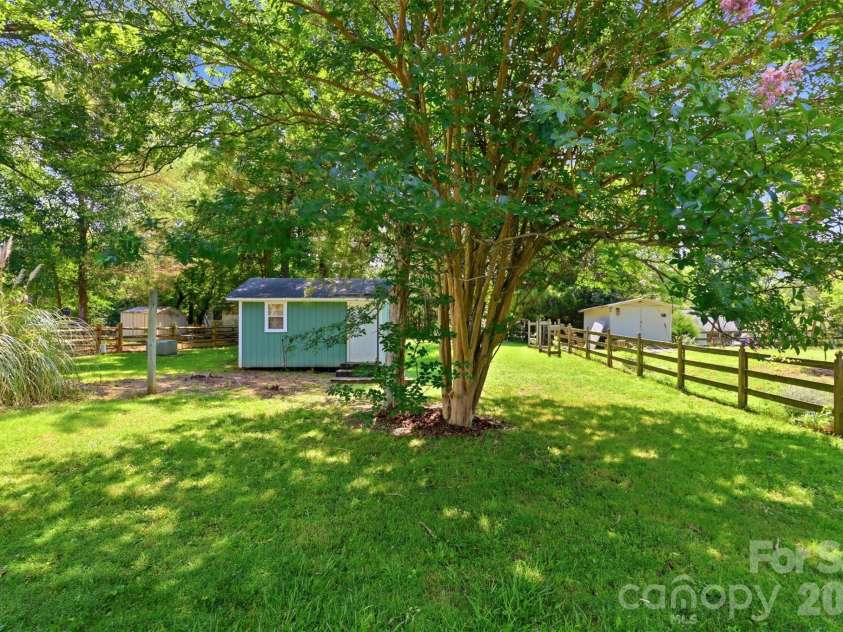 12615 Delman Lane, Pineville, NC 28134.  MLS# CAR4399932, YatesRealty ID 39051. 