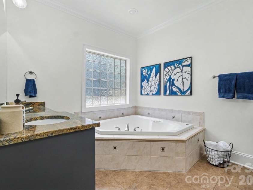 109 Whiterock Drive, Mount Holly, NC 28120.  MLS# CAR4402234, YatesRealty ID 39053. 