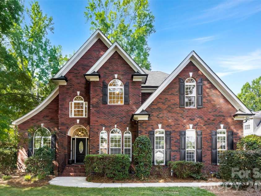 1703 Caddy Court, Matthews, NC 28104.  MLS# CAR4392423, YatesRealty ID 39056. Front Exterior