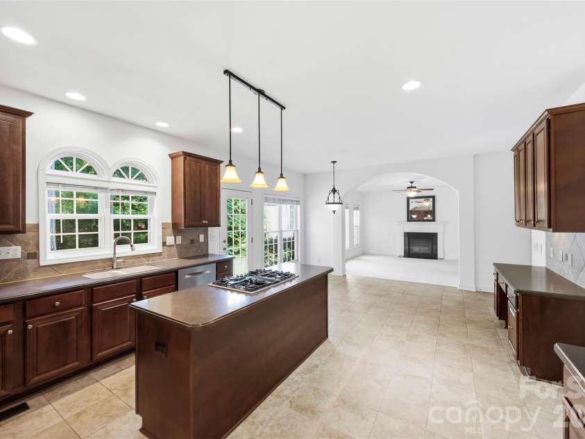 1703 Caddy Court, Matthews, NC 28104.  MLS# CAR4392423, YatesRealty ID 39056. Kitchen