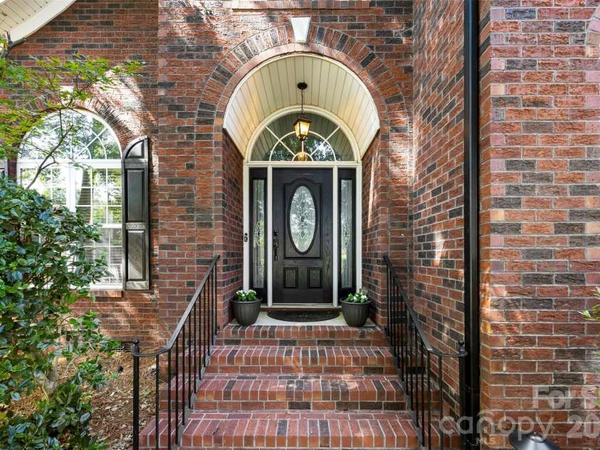 1703 Caddy Court, Matthews, NC 28104.  MLS# CAR4392423, YatesRealty ID 39056. Welcome Home!