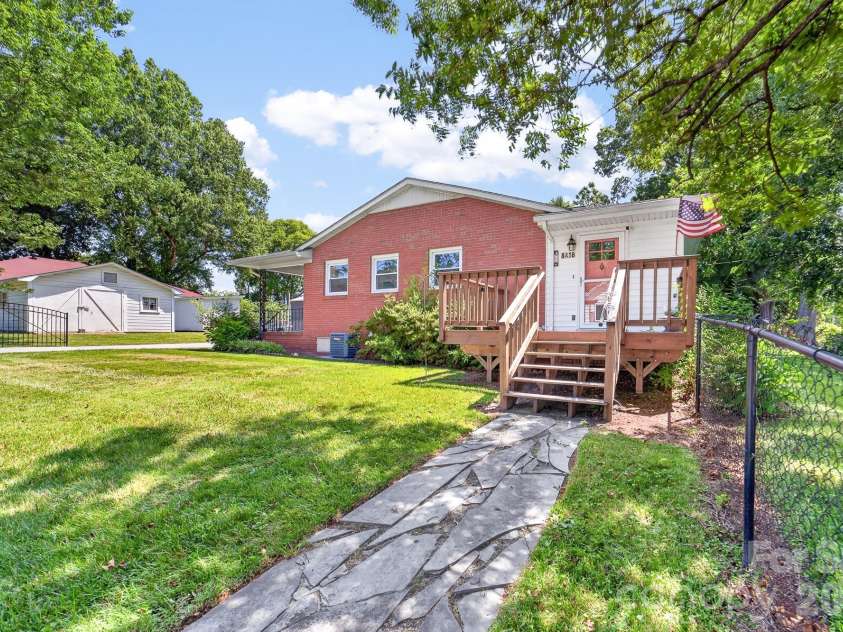 8418 Moores Chapel Road, Charlotte, NC 28214.  MLS# CAR4405013, YatesRealty ID 39057. 