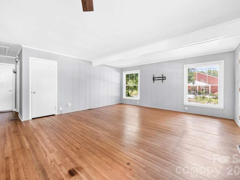 8418 Moores Chapel Road, Charlotte, NC 28214.  MLS# CAR4405013, YatesRealty ID 39057. 