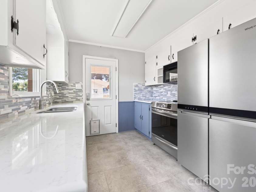 8418 Moores Chapel Road, Charlotte, NC 28214.  MLS# CAR4405013, YatesRealty ID 39057. 