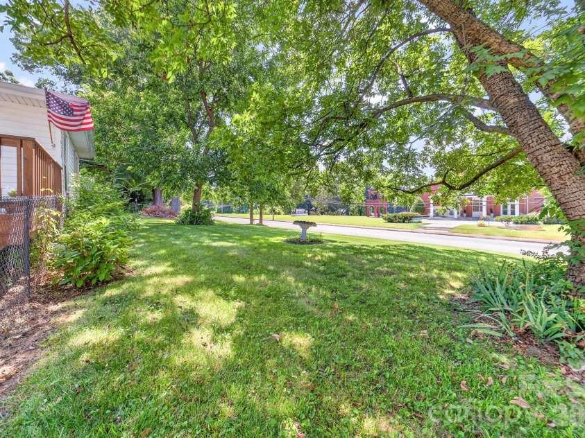 8418 Moores Chapel Road, Charlotte, NC 28214.  MLS# CAR4405013, YatesRealty ID 39057. 