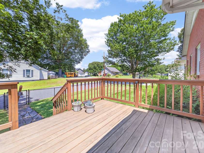 8418 Moores Chapel Road, Charlotte, NC 28214.  MLS# CAR4405013, YatesRealty ID 39057. 