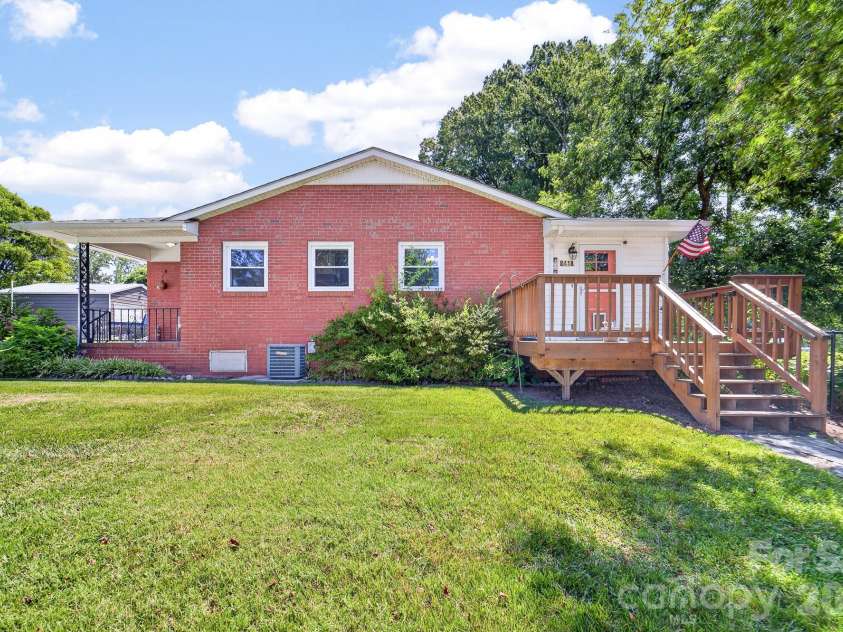8418 Moores Chapel Road, Charlotte, NC 28214.  MLS# CAR4405013, YatesRealty ID 39057. 