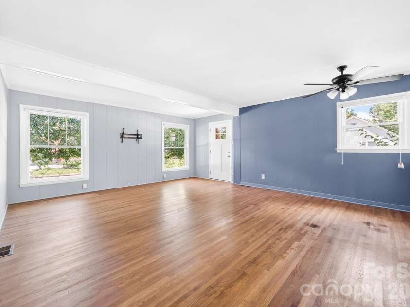 8418 Moores Chapel Road, Charlotte, NC 28214.  MLS# CAR4405013, YatesRealty ID 39057. Living Room