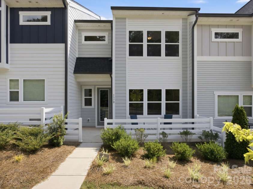 137-D Forest Lake Boulevard, Mooresville, NC 28117.  MLS# CAR4399239, YatesRealty ID 39058. 