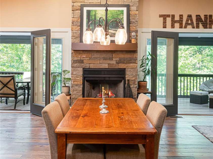 111 Eastmoor Drive, Asheville, NC 28805.  MLS# CAR4182621, YatesRealty ID 3906. 