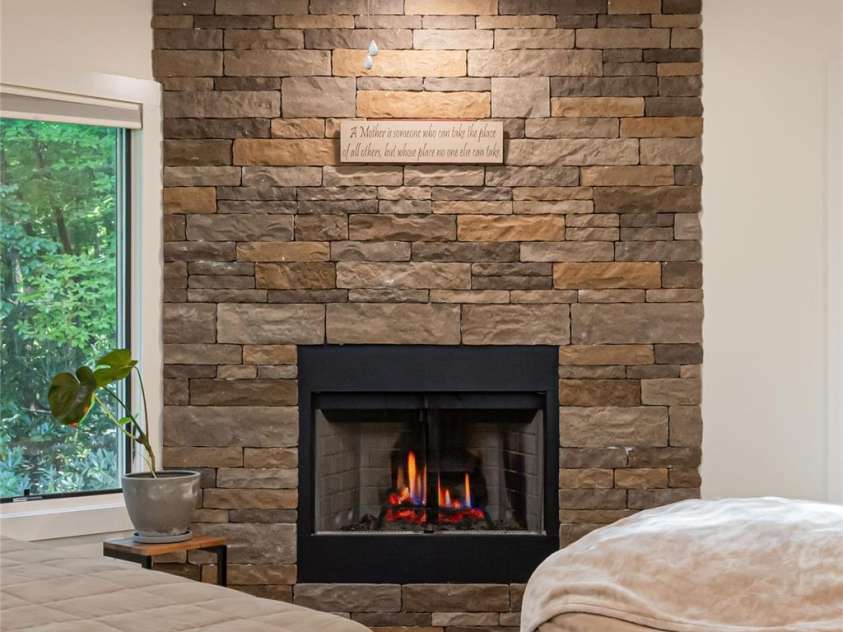 111 Eastmoor Drive, Asheville, NC 28805.  MLS# CAR4182621, YatesRealty ID 3906. 